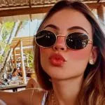 Cliente usando óculos Sun