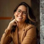 Cliente usando óculos Sun